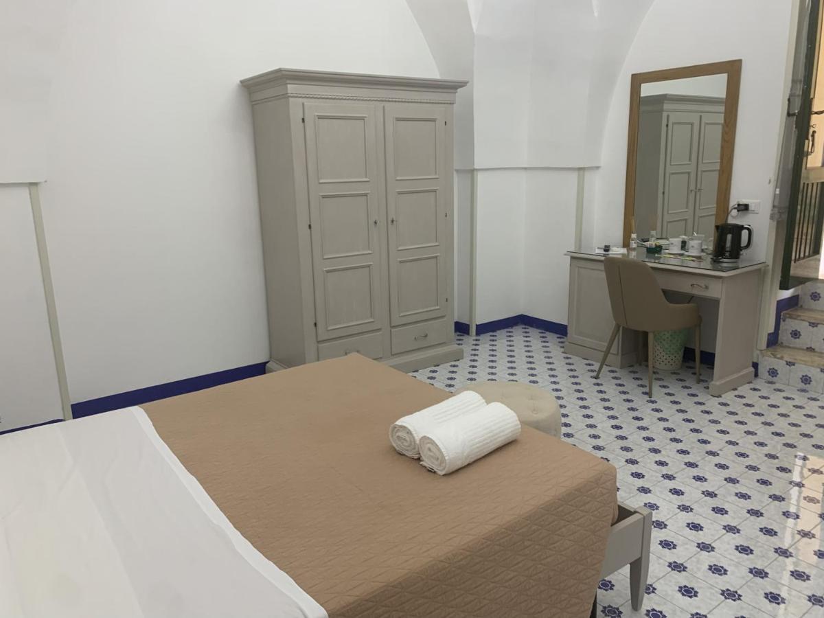 Villa Cesarea Dimora Di Charme 산타체사리텀 외부 사진