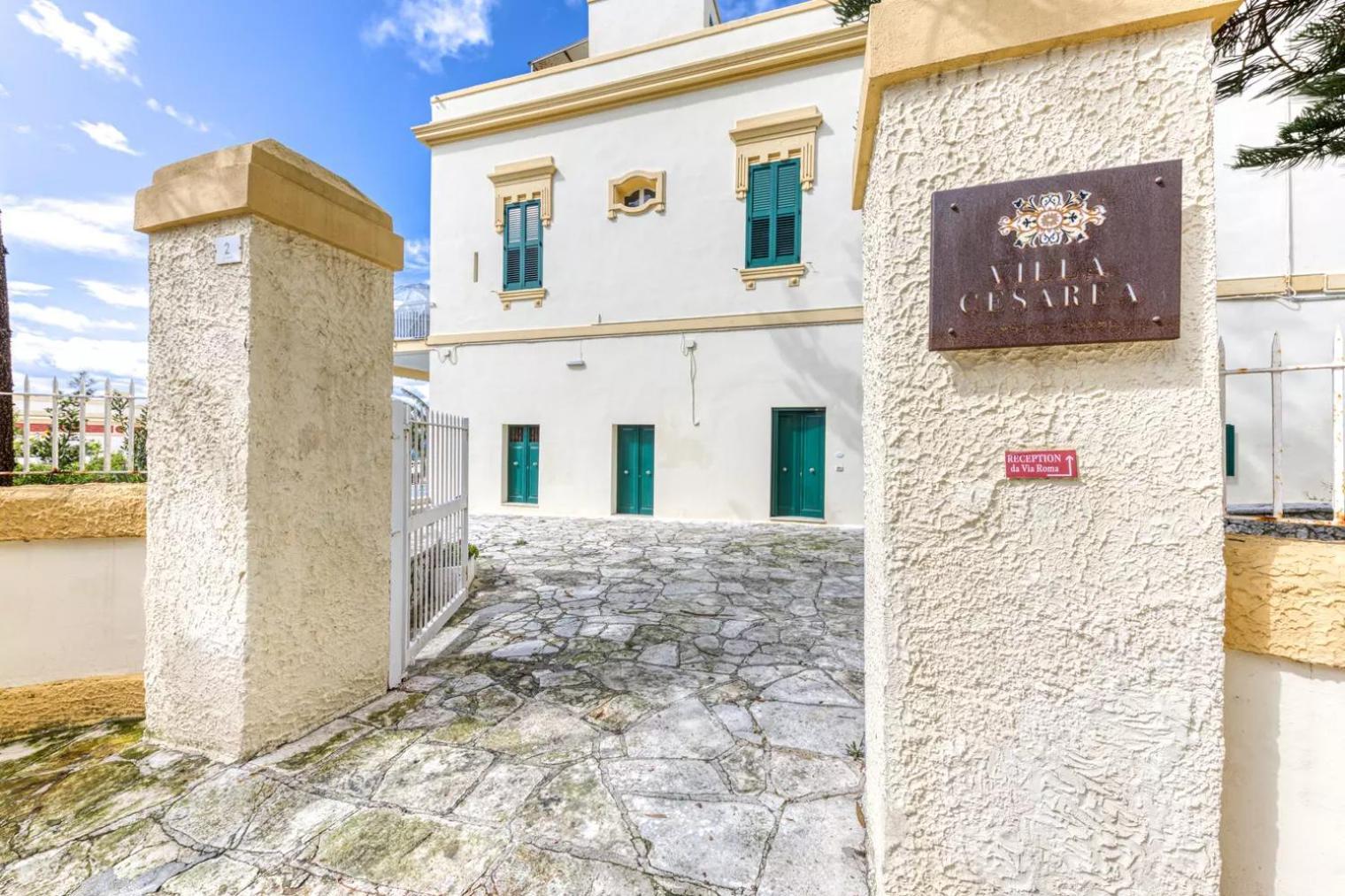 Villa Cesarea Dimora Di Charme 산타체사리텀 외부 사진