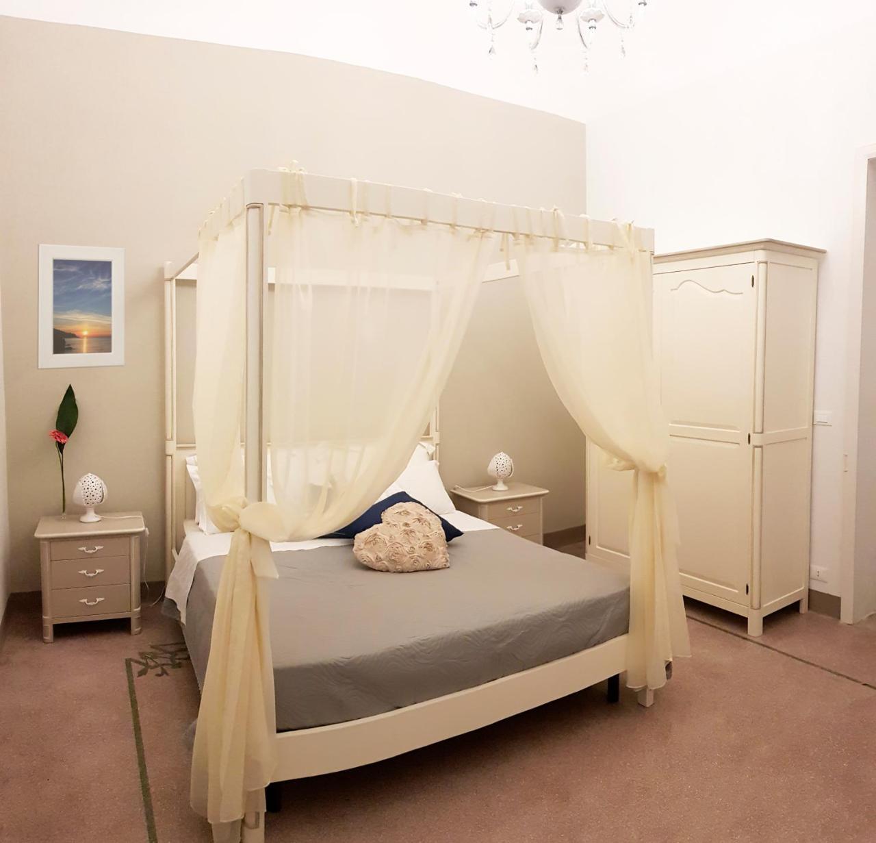 Villa Cesarea Dimora Di Charme 산타체사리텀 외부 사진