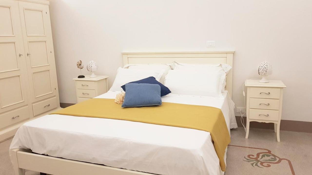 Villa Cesarea Dimora Di Charme 산타체사리텀 외부 사진